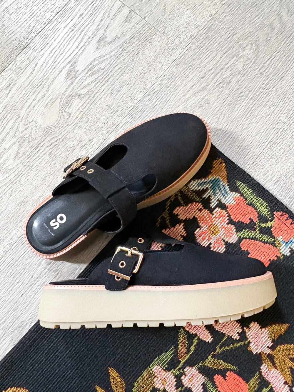 SO Olav Black Platform Clogs Size 8.5 Maryjane Mules Granola Hipster Indie